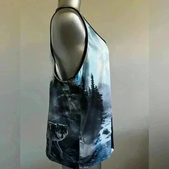 FREE 💟➕size Wolf Graphic Tank Top - Picture 2 of 10